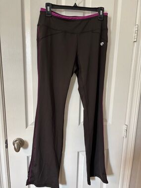 New York & Company Black Leggings with Pink Trim